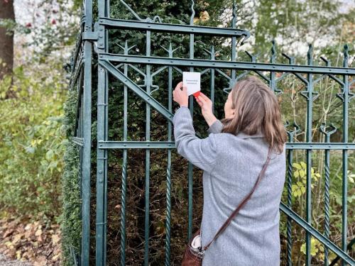 Ophangen schildje Wilhelminapark